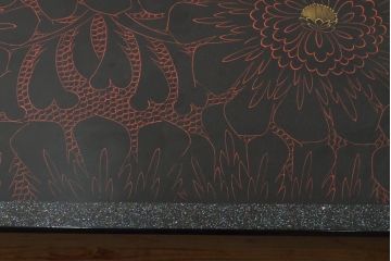 中古　高級品　総漆塗り　華やかさと存在感を感じる漆絵と螺鈿の座卓(センターテーブル、ローテーブル)(R-056063)