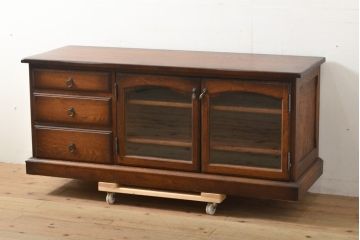中古　美品　蝦夷(えぞ)民芸家具　ナラ材　品のある佇まいが魅力的なテレビ台(戸棚、ローボード、テレビボード)(R-056065)