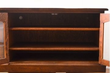 中古　美品　蝦夷(えぞ)民芸家具　ナラ材　品のある佇まいが魅力的なテレビ台(戸棚、ローボード、テレビボード)(R-056065)