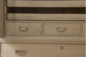 中古　美品　上品な和の雰囲気漂う加茂桐箪笥(胴厚、四方丸)(定価約140万円)(総桐たんす、桐タンス、着物箪笥、和服箪笥)(R-056069)
