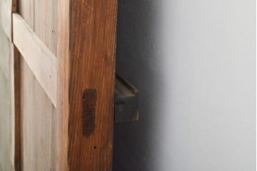 アンティーク建具　明治期　希少　窓付き!珍しい作りの銅板付き格子蔵戸(引き戸、玄関戸)(R-056075)