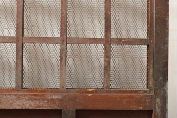 腰板欅材　錠前金具がおしゃれ!明治期のアンティーク格子蔵戸1枚(きつね格子、狐格子、引き戸、玄関ドア、和風玄関扉、建具、格子戸、マス目、升目)(R-056093)