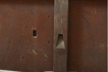 腰板欅材　錠前金具がおしゃれ!明治期のアンティーク格子蔵戸1枚(きつね格子、狐格子、引き戸、玄関ドア、和風玄関扉、建具、格子戸、マス目、升目)(R-056093)