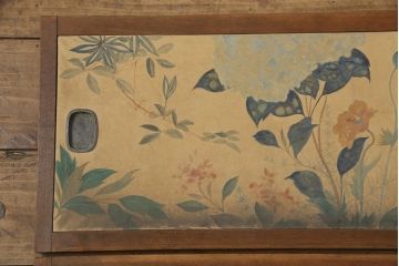 和製アンティーク　前面フレームケヤキ材　引き戸に描かれた花鳥の絵がかわいらしい横長置床(テレビ台、ローボード、戸棚、収納棚)(R-056101)