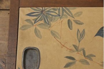 和製アンティーク　前面フレームケヤキ材　引き戸に描かれた花鳥の絵がかわいらしい横長置床(テレビ台、ローボード、戸棚、収納棚)(R-056101)