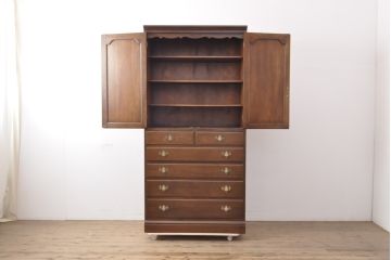 中古　美品　横浜クラシック家具　ダニエル(Daniel)　木のあたたかみを感じる上品な縦型チェスト(引き出し、洋服タンス、和たんす、和タンス)(R-056103)
