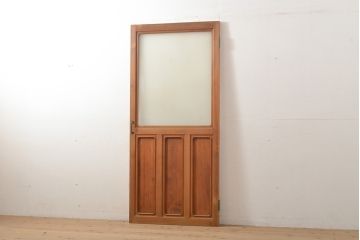 杉材　モールディング入りの凝ったデザイン!ガラス窓付きアンティークドア1枚(扉、木製建具)(R-056105)