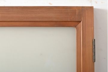 杉材　モールディング入りの凝ったデザイン!ガラス窓付きアンティークドア1枚(扉、木製建具)(R-056105)