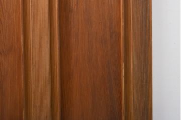 杉材　モールディング入りの凝ったデザイン!ガラス窓付きアンティークドア1枚(扉、木製建具)(R-056105)