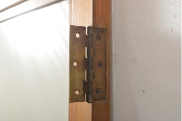 杉材　モールディング入りの凝ったデザイン!ガラス窓付きアンティークドア1枚(扉、木製建具)(R-056105)