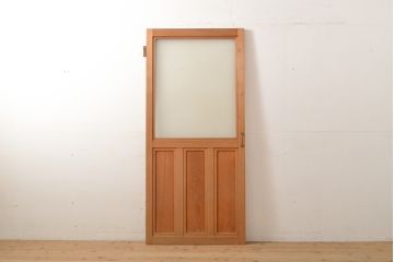 杉材　モールディング入りの凝ったデザイン!ガラス窓付きアンティークドア1枚(扉、木製建具)(R-056105)