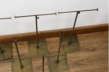 中古　アンティーク調　古美色(こびしょく)　シャビーな風合いがレトロな雰囲気を高めるディスプレイスタンド10台セット(アクセサリースタンド、ハンガースタンド、店舗什器)(R-056139)
