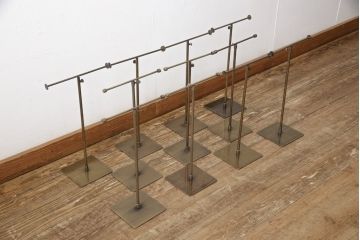 中古　アンティーク調　古美色(こびしょく)　シャビーな風合いがレトロな雰囲気を高めるディスプレイスタンド11台セット(アクセサリースタンド、ハンガースタンド、店舗什器)(R-056143)