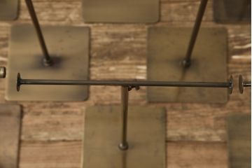 中古　アンティーク調　古美色(こびしょく)　シャビーな風合いがレトロな雰囲気を高めるディスプレイスタンド11台セット(アクセサリースタンド、ハンガースタンド、店舗什器)(R-056143)