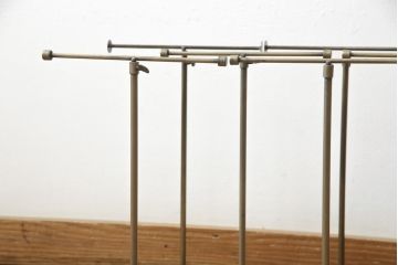 中古　アンティーク調　古美色(こびしょく)　シャビーな風合いがレトロな雰囲気を高めるディスプレイスタンド11台セット(アクセサリースタンド、ハンガースタンド、店舗什器)(R-056143)