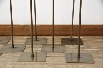 中古　アンティーク調　古美色(こびしょく)　シャビーな風合いがレトロな雰囲気を高めるディスプレイスタンド11台セット(アクセサリースタンド、ハンガースタンド、店舗什器)(R-056143)