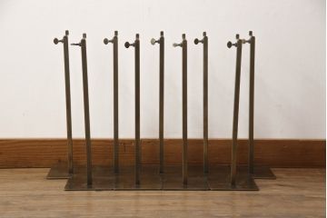 中古　アンティーク調　古美色(こびしょく)　シャビーな風合いがレトロな雰囲気を高めるディスプレイスタンド9台セット(アクセサリースタンド、バックスタンド、かばんスタンド、バックホルダー、鞄掛け、店舗什器)(R-056144)
