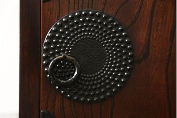 中古　美品　岩谷堂箪笥　和モダンなあられ紋様の金具がおしゃれな階段箪笥(民芸箪笥、収納箪笥、和タンス)(R-056146)