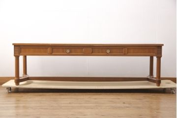 中古　DREXEL HERITAGE(ドレクセルヘリテイジ)　Triune(トライユン)　マホガニー材　洗練されたデザインとクラシカルな佇まいが魅力的なセンターテーブル(カクテルテーブル、リビングテーブル、ローテーブル)(R-056149)