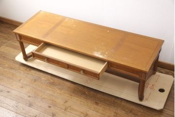 中古　DREXEL HERITAGE(ドレクセルヘリテイジ)　Triune(トライユン)　マホガニー材　洗練されたデザインとクラシカルな佇まいが魅力的なセンターテーブル(カクテルテーブル、リビングテーブル、ローテーブル)(R-056149)