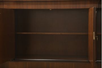 中古　美品　スペイン　ウルタド(HURTADO)社製　象嵌入り　波打つ木目が絵画のように美しいサイドボード(定価約90万円)(サイドキャビネット、引き出し、チェスト)(R-056150)