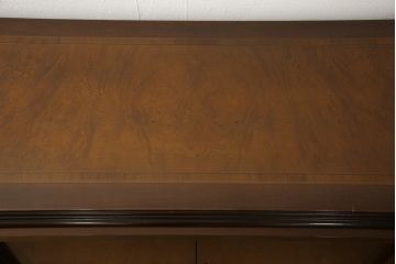 中古　美品　スペイン　ウルタド(HURTADO)社製　象嵌入り　波打つ木目が絵画のように美しいサイドボード(定価約90万円)(サイドキャビネット、引き出し、チェスト)(R-056150)