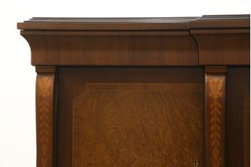 中古　美品　スペイン　ウルタド(HURTADO)社製　象嵌入り　波打つ木目が絵画のように美しいサイドボード(定価約90万円)(サイドキャビネット、引き出し、チェスト)(R-056150)