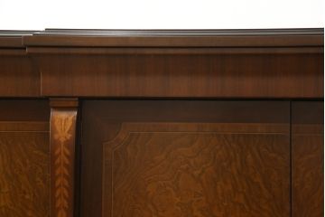 中古　美品　スペイン　ウルタド(HURTADO)社製　象嵌入り　波打つ木目が絵画のように美しいサイドボード(定価約90万円)(サイドキャビネット、引き出し、チェスト)(R-056150)