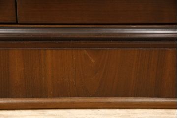 中古　美品　スペイン　ウルタド(HURTADO)社製　象嵌入り　波打つ木目が絵画のように美しいサイドボード(定価約90万円)(サイドキャビネット、引き出し、チェスト)(R-056150)