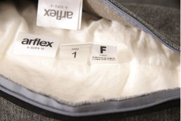 中古　2019年モデル　arflex(アルフレックス)　A・SOFA 10(エー・ソファ)　ゆったりとしたくつろぎの空間を演出するワイド4人掛けアームソファ(四人掛けソファ)(定価約100万円)(R-056151)