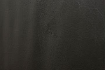 中古　デセデ(de Sede)　本革　ブラック色　高級感溢れる佇まいが美しい1人掛けレザーソファ(定価約60万円)(アームチェア、一人掛けソファ、黒)(R-056153)