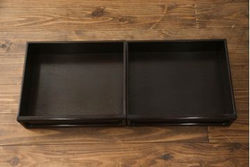 和製アンティーク　昭和中期　紫檀(シタン)材　透かし彫りが目を引く上品でモダンな佇まいの飾り棚(茶棚、戸棚、収納棚)(R-056155)
