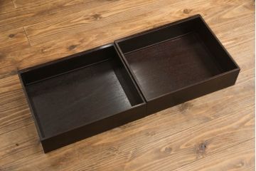 和製アンティーク　昭和中期　紫檀(シタン)材　透かし彫りが目を引く上品でモダンな佇まいの飾り棚(茶棚、戸棚、収納棚)(R-056155)