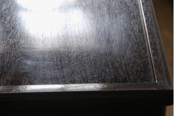 和製アンティーク　昭和中期　紫檀(シタン)材　透かし彫りが目を引く上品でモダンな佇まいの飾り棚(茶棚、戸棚、収納棚)(R-056155)