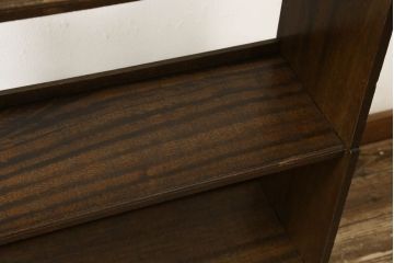 和製アンティーク　クサビ(楔)式　さりげない透かし彫りがアクセントの本棚(飾り棚、シェルフ)(R-056157)
