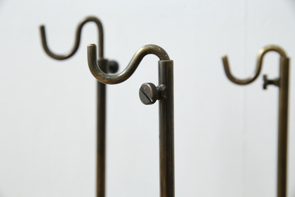 中古　アンティーク調　古美色(こびしょく)　シャビーな風合いがレトロな雰囲気を高めるディスプレイスタンド7台セット　(R-056182)