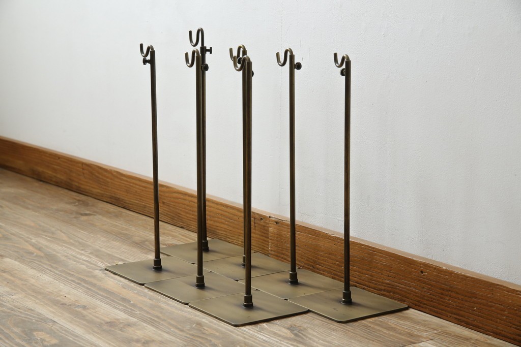 中古　アンティーク調　古美色(こびしょく)　シャビーな風合いがレトロな雰囲気を高めるディスプレイスタンド7台セット　(R-056182)