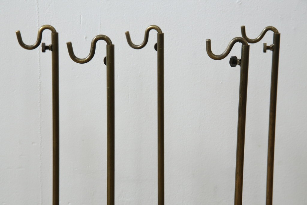 中古　アンティーク調　古美色(こびしょく)　シャビーな風合いがレトロな雰囲気を高めるディスプレイスタンド7台セット　(R-056182)