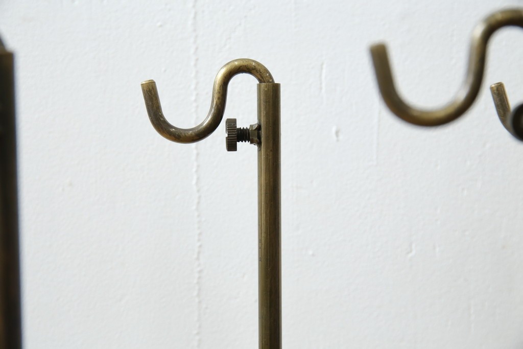 中古　アンティーク調　古美色(こびしょく)　シャビーな風合いがレトロな雰囲気を高めるディスプレイスタンド7台セット　(R-056182)