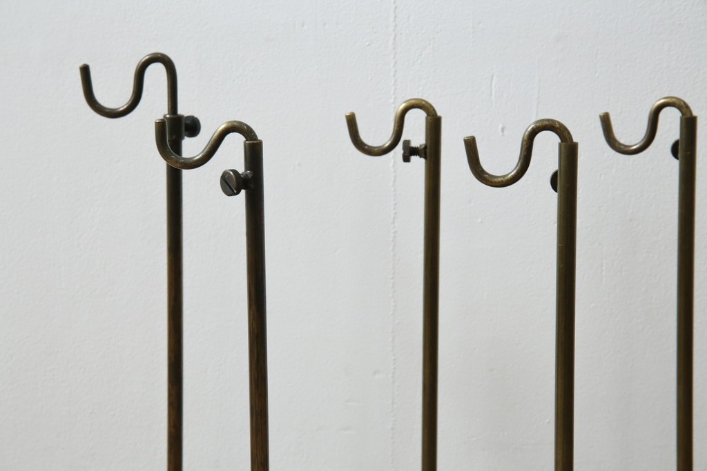 中古　アンティーク調　古美色(こびしょく)　シャビーな風合いがレトロな雰囲気を高めるディスプレイスタンド7台セット　(R-056182)