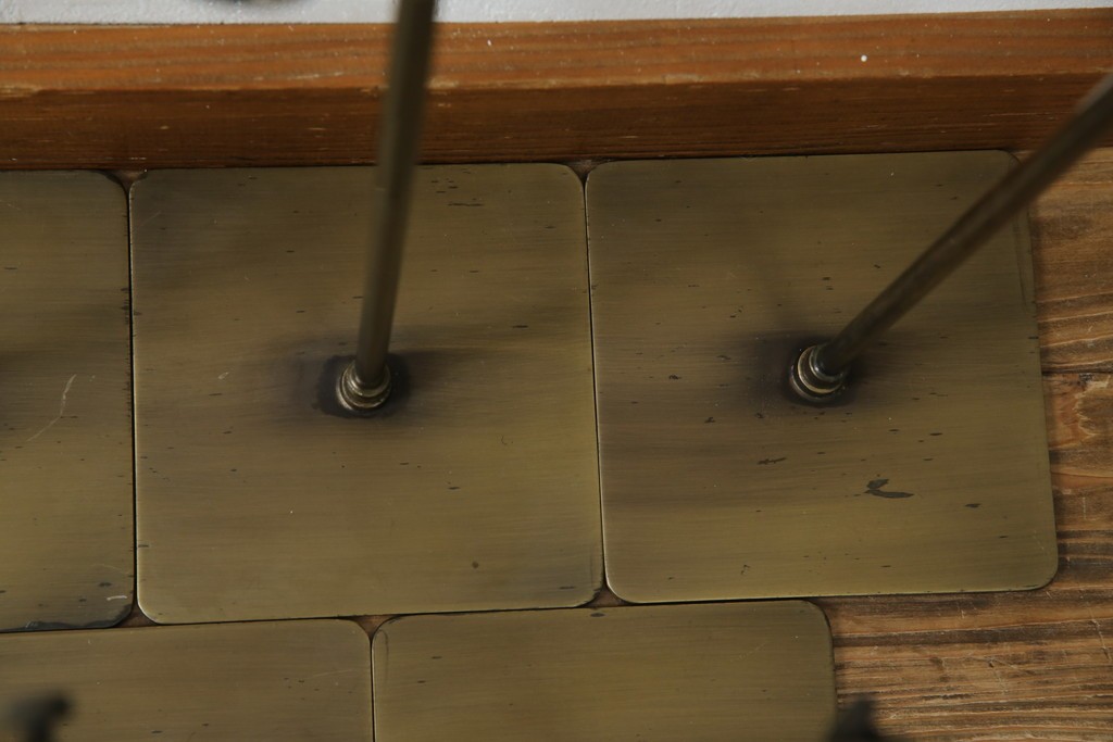 中古　アンティーク調　古美色(こびしょく)　シャビーな風合いがレトロな雰囲気を高めるディスプレイスタンド7台セット　(R-056182)