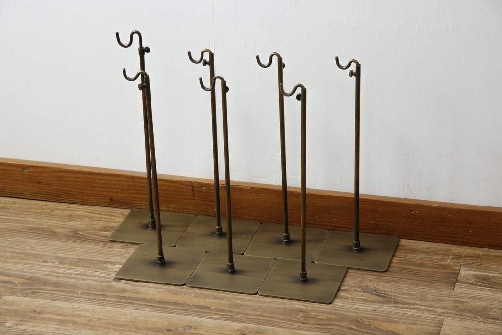 中古　アンティーク調　古美色(こびしょく)　シャビーな風合いがレトロな雰囲気を高めるディスプレイスタンド7台セット　(R-056182)