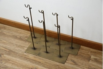 中古　アンティーク調　古美色(こびしょく)　シャビーな風合いがレトロな雰囲気を高めるディスプレイスタンド7台セット　(R-056182)