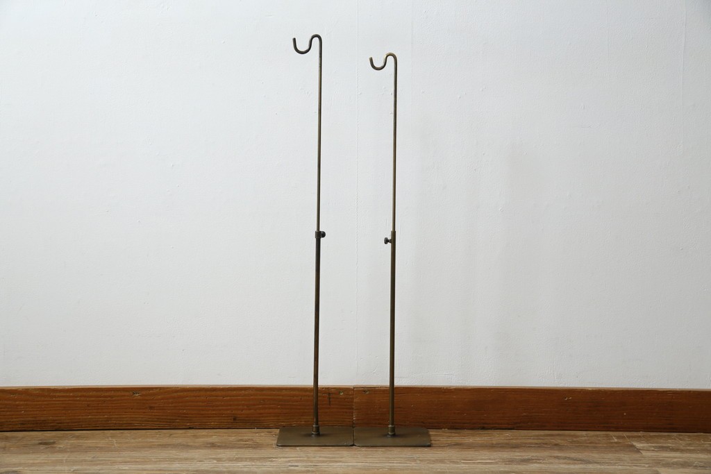 中古　アンティーク調　古美色(こびしょく)　シャビーな風合いがレトロな雰囲気を高めるディスプレイスタンド7台セット　(R-056182)