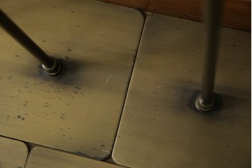 中古　アンティーク調　古美色(こびしょく)　シャビーな風合いがレトロな雰囲気を高めるディスプレイスタンド7台セット　(R-056182)