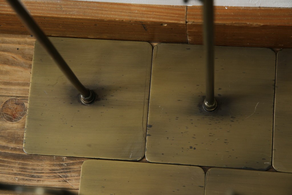 中古　アンティーク調　古美色(こびしょく)　シャビーな風合いがレトロな雰囲気を高めるディスプレイスタンド7台セット　(R-056182)