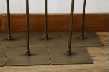 中古　アンティーク調　古美色(こびしょく)　シャビーな風合いがレトロな雰囲気を高めるディスプレイスタンド7台セット　(R-056182)