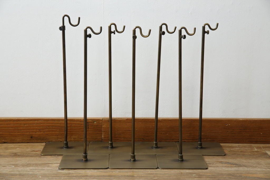 中古　アンティーク調　古美色(こびしょく)　シャビーな風合いがレトロな雰囲気を高めるディスプレイスタンド7台セット　(R-056182)