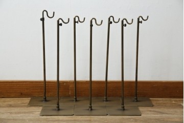 中古　アンティーク調　古美色(こびしょく)　シャビーな風合いがレトロな雰囲気を高めるディスプレイスタンド7台セット　(R-056182)