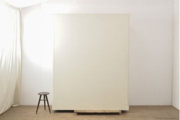 中古　大型　店舗什器　ペイント仕上げ限定　ガラス棚板付き　フレンチ風のおしゃれなオープンラック(陳列棚、飾り棚、展示棚)(R-056184)